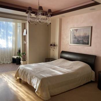 Продается Многокомнатная квартира, 211,9 м²
