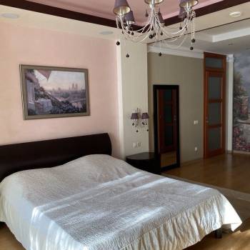 Продается Многокомнатная квартира, 211,9 м²