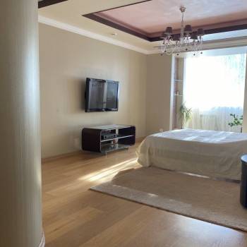 Продается Многокомнатная квартира, 211,9 м²