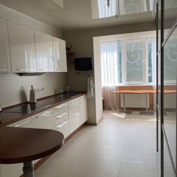 Продается Многокомнатная квартира, 211,9 м²