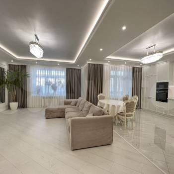 Продается Многокомнатная квартира, 150 м²
