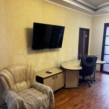 Сдается Многокомнатная квартира, 80 м²