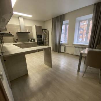 Продается 3-х комнатная квартира, 126 м²