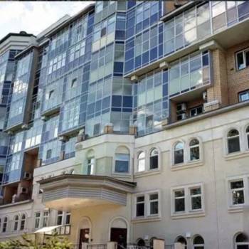 Продается 3-х комнатная квартира, 132 м²