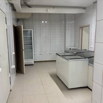 Продается Нежилое помещение, 200 м²