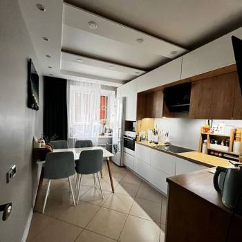 Продается 1-комнатная квартира, 78,8 м²