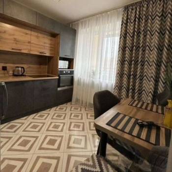 Продается 1-комнатная квартира, 40 м²