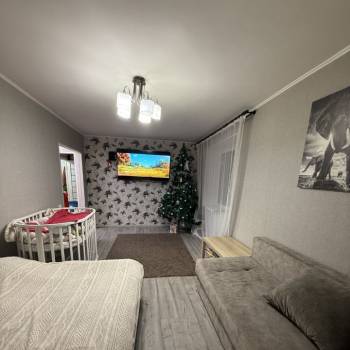 Продается Многокомнатная квартира, 72 м²