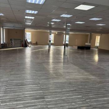Сдается Нежилое помещение, 320 м²