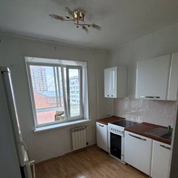 Продается 1-комнатная квартира, 37 м²