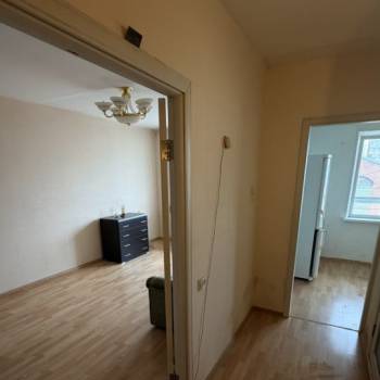 Продается 1-комнатная квартира, 37 м²