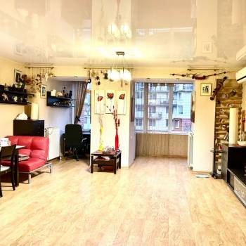 Сдается 2-х комнатная квартира, 77 м²