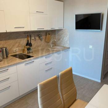 Сдается 1-комнатная квартира, 42 м²