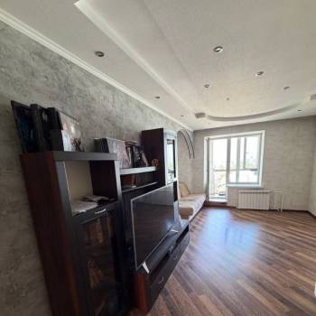 Сдается 2-х комнатная квартира, 75,8 м²