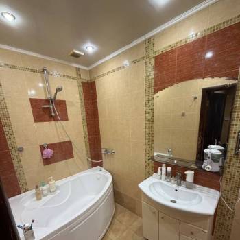 Сдается 2-х комнатная квартира, 75,8 м²