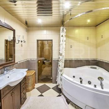 Продается 3-х комнатная квартира, 121 м²