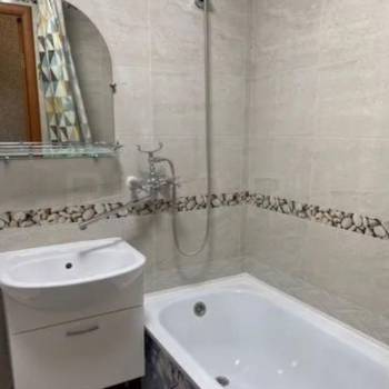 Продается 1-комнатная квартира, 35 м²