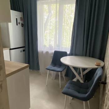 Сдается Многокомнатная квартира, 60 м²