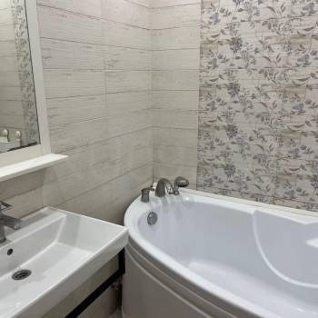 Сдается Многокомнатная квартира, 64 м²