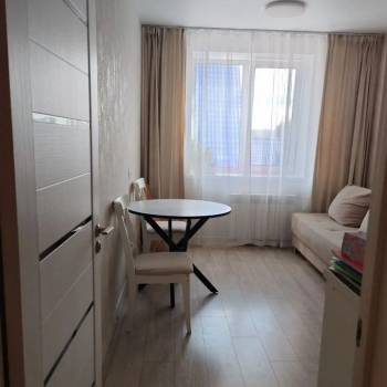 Сдается 1-комнатная квартира, 56 м²