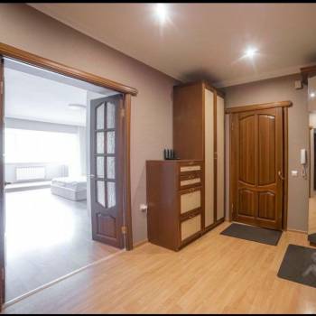 Сдается Многокомнатная квартира, 100 м²
