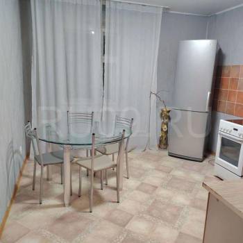 Сдается 1-комнатная квартира, 38 м²
