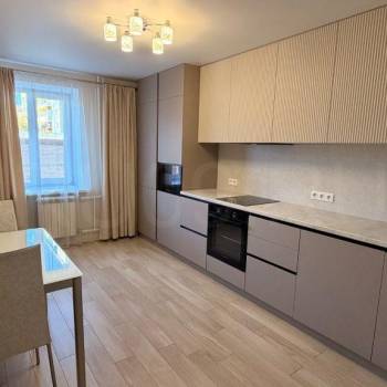 Сдается Многокомнатная квартира, 90 м²
