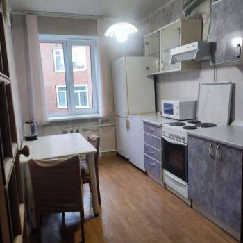 Сдается Многокомнатная квартира, 60 м²