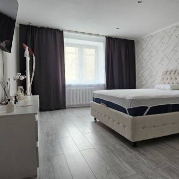 Продается Многокомнатная квартира, 102,7 м²