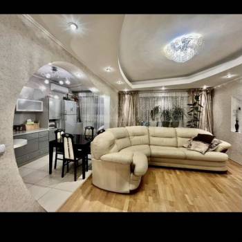 Продается 2-х комнатная квартира, 65 м²