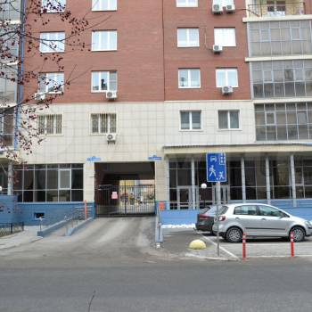 Продается 1-комнатная квартира, 69,6 м²