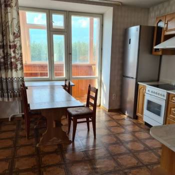 Продается 2-х комнатная квартира, 108 м²