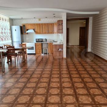 Продается 2-х комнатная квартира, 108 м²