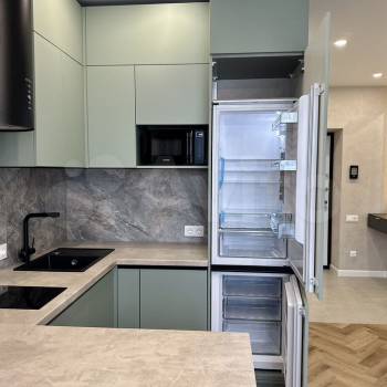 Продается 1-комнатная квартира, 41 м²