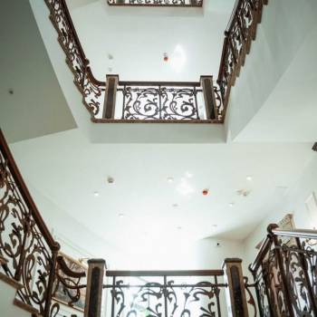 Продается 1-комнатная квартира, 203,5 м²