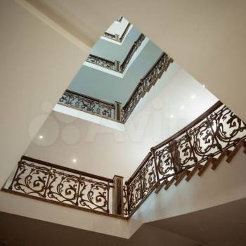 Продается 1-комнатная квартира, 203,5 м²