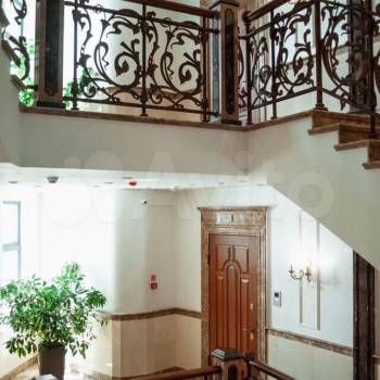 Продается 1-комнатная квартира, 203,5 м²