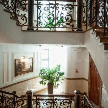 Продается 1-комнатная квартира, 203,5 м²