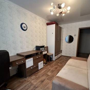 Продается Многокомнатная квартира, 75,9 м²