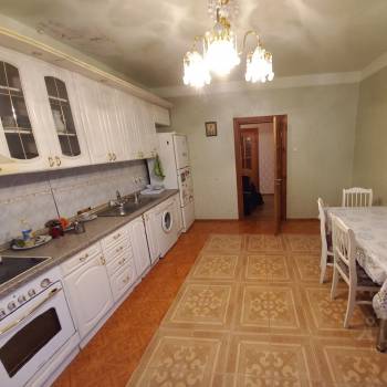 Продается Многокомнатная квартира, 146,6 м²