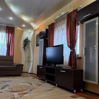 Продается 1-комнатная квартира, 55 м²