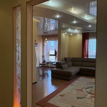 Продается 1-комнатная квартира, 55 м²