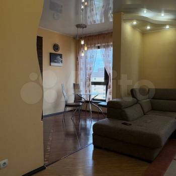 Продается 1-комнатная квартира, 55 м²