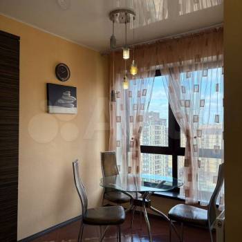 Продается 1-комнатная квартира, 55 м²