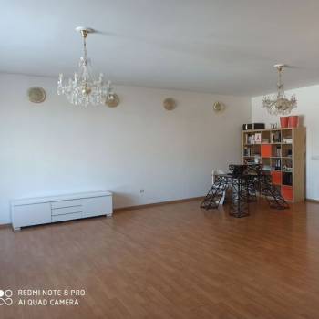 Продается Многокомнатная квартира, 199,4 м²