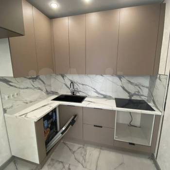 Продается 1-комнатная квартира, 37 м²