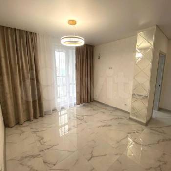 Продается 1-комнатная квартира, 37 м²