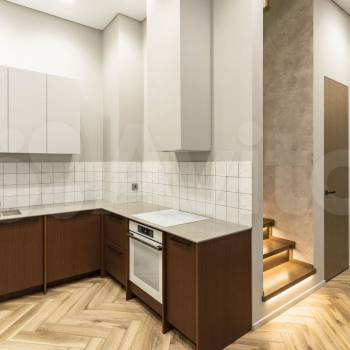 Продается 2-х комнатная квартира, 140 м²