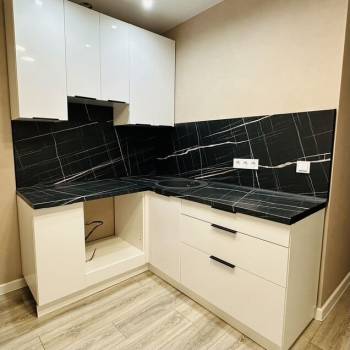 Продается 1-комнатная квартира, 32 м²