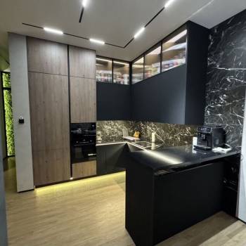 Продается 1-комнатная квартира, 62,5 м²